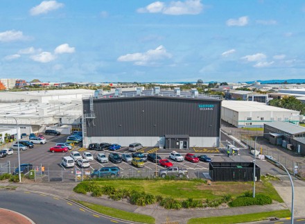 Suntory Oceania Warehouse - 01